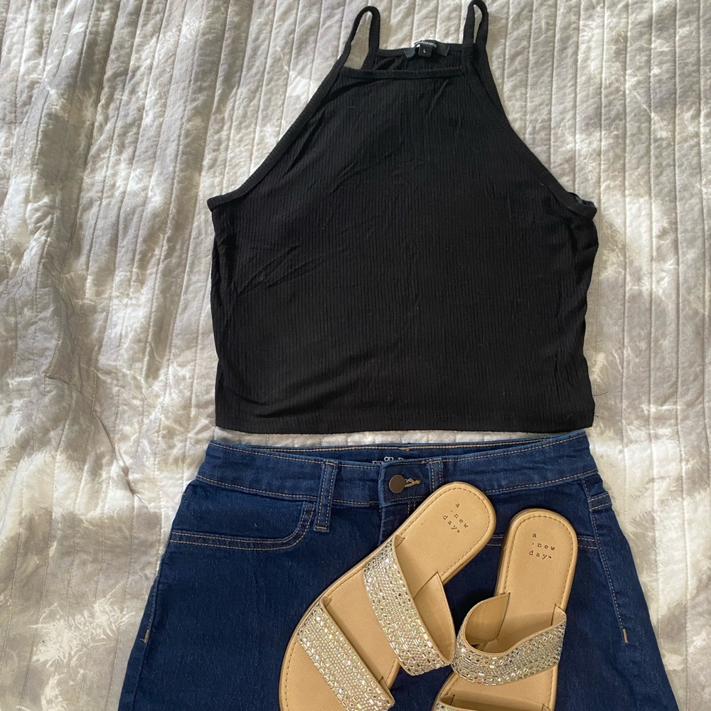 Black tank crop